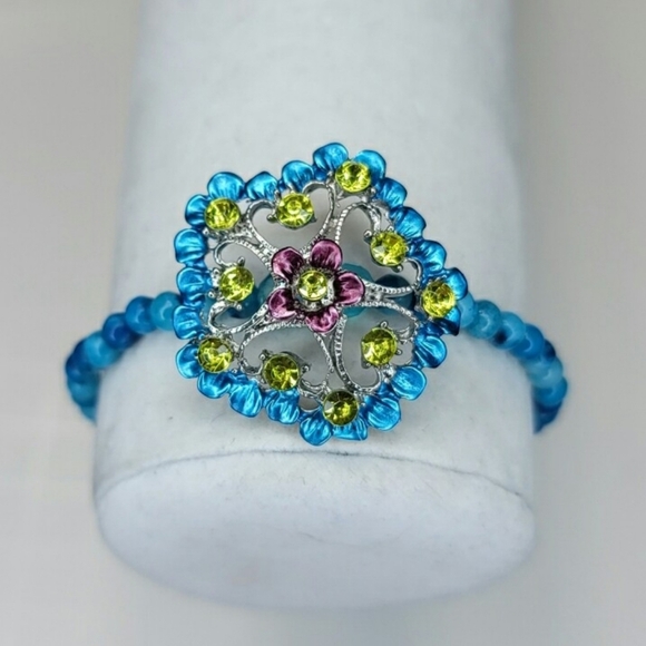 Vintage Inspired Stretch Bracelet - Picture 1 of 5